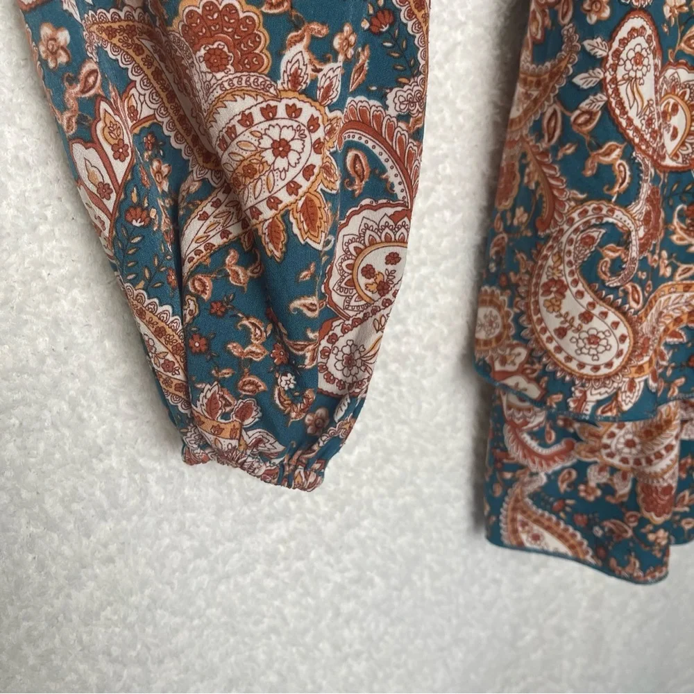 Inspired hearts, Paisley printed v-neck ruffled shorts romper - Picture 5 of 10